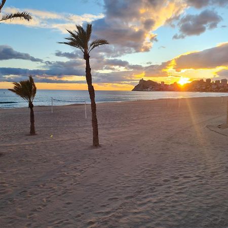 Sunny Morning Of Costa Blanca - Sunset Waves Benidorm Lägenhet Exteriör bild